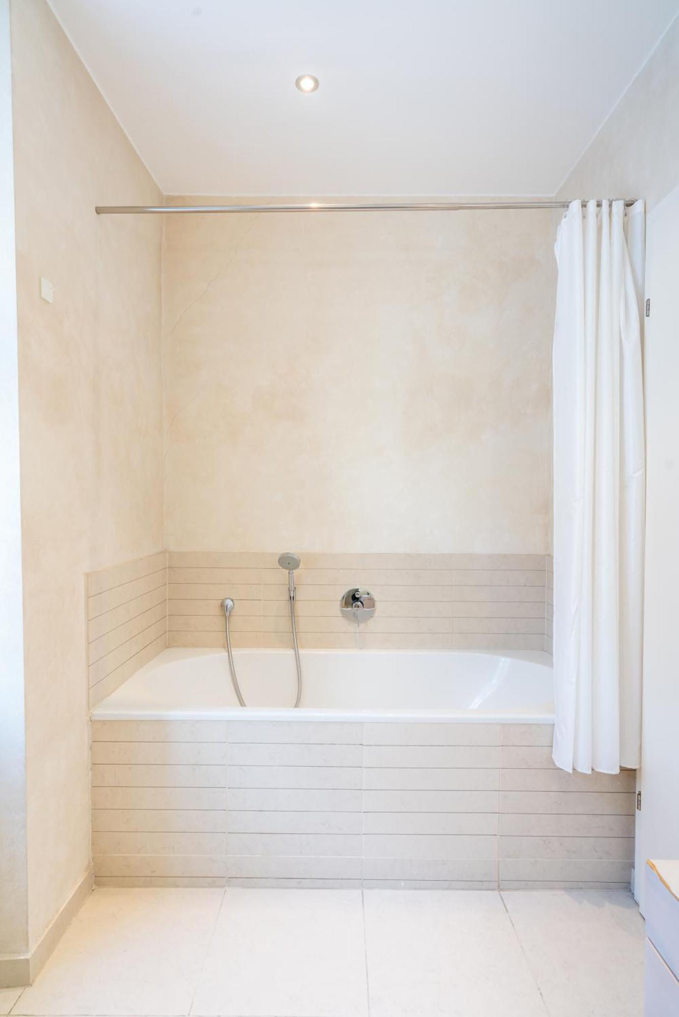 Premium - La Belle Vie Apartment